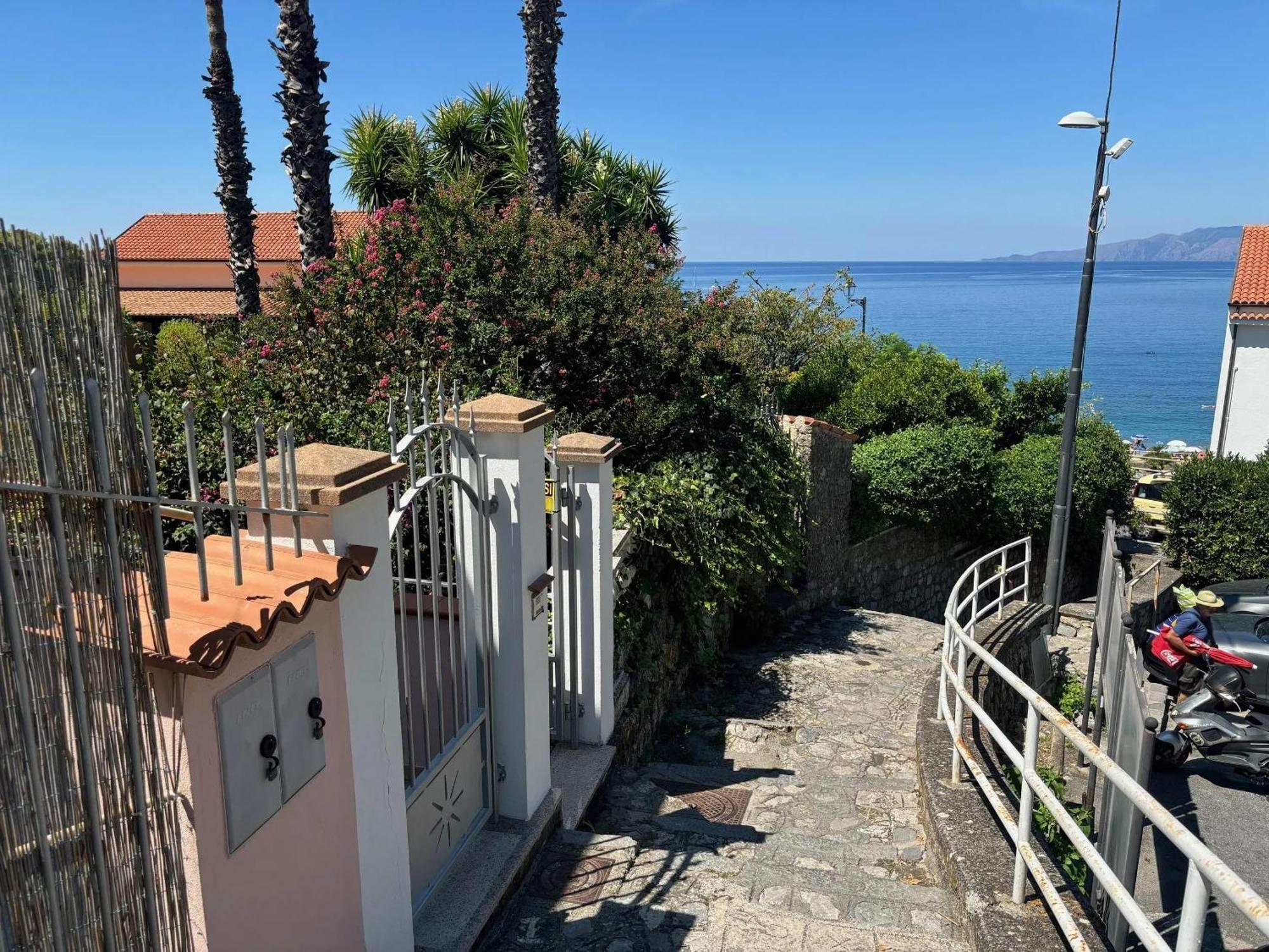 Comfortable Apartment In Maratea With Sea View 95 M² + Parking Bagian luar foto